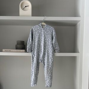 Tiny Button Apparel Bamboo Hooded Floral Zip Romper